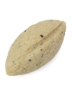 Une quenelle GIRAUDET,  à la noix de Saint Jacques et ail noir. Quenelle de 80 g.