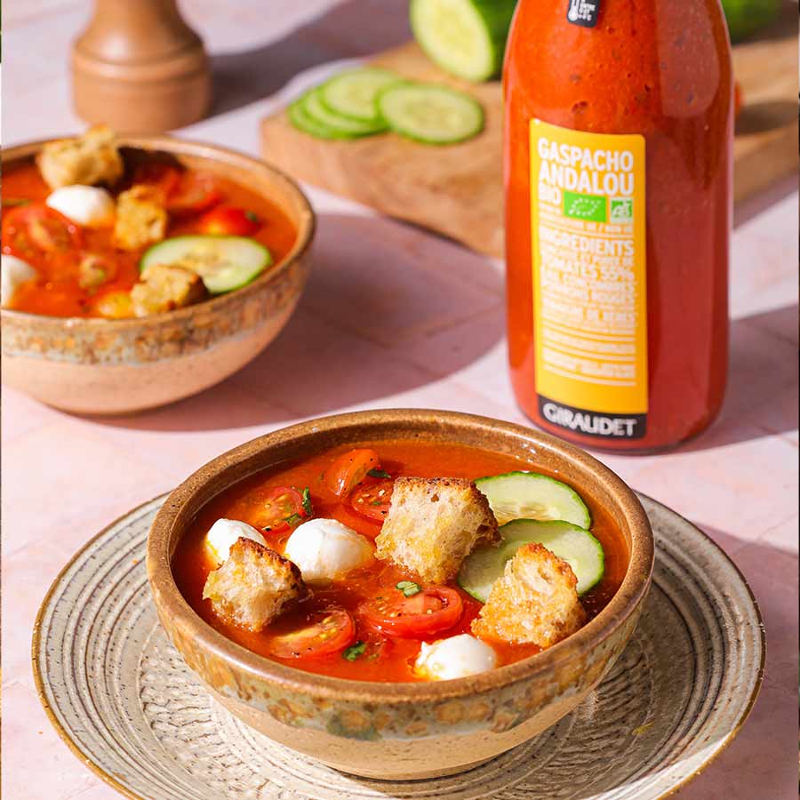 Gaspacho Andalou, tomates cerises et croûtons à l'ail maison