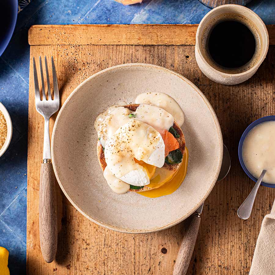 Œufs Bénédicte au saumon, épinards & sauce hollandaise Giraudet
